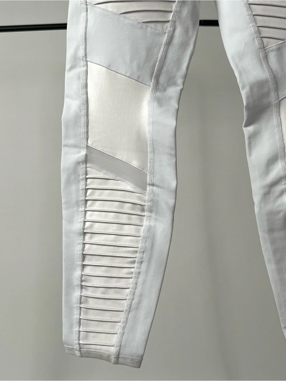 ALO Yoga 7/8 High-Waist Moto Legging